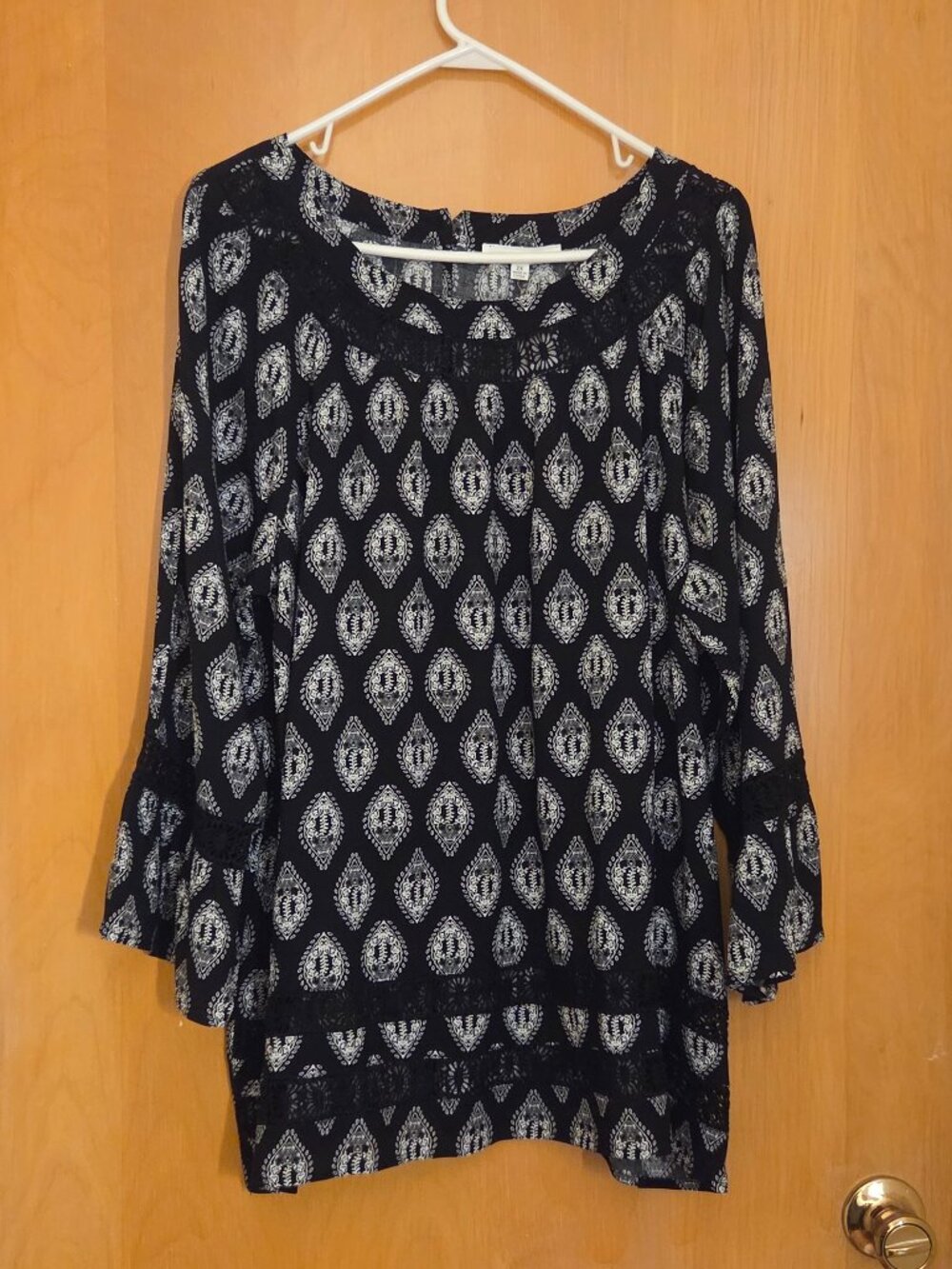 NWT Honey Punch Laona Lace Detail Tunic Top Size 2X Black Paisley Crochet Lace